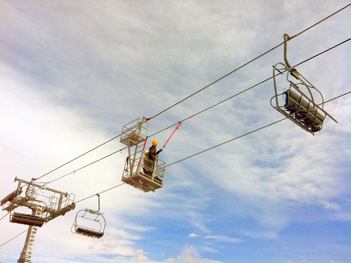 Installation of Birdmarks on a chairlift